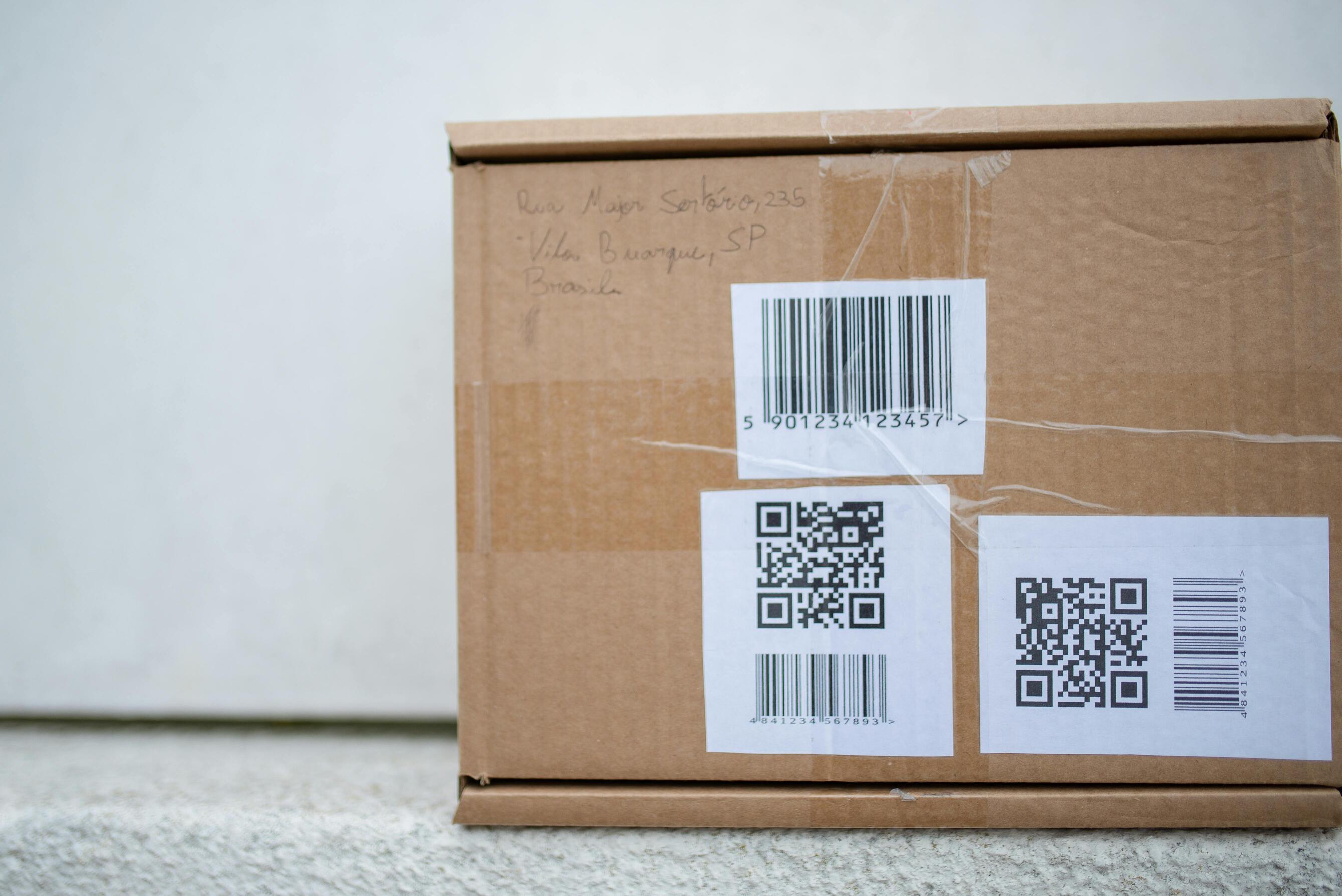 6 Perbedaan Barcode dan QR Code yang Wajib Diketahui