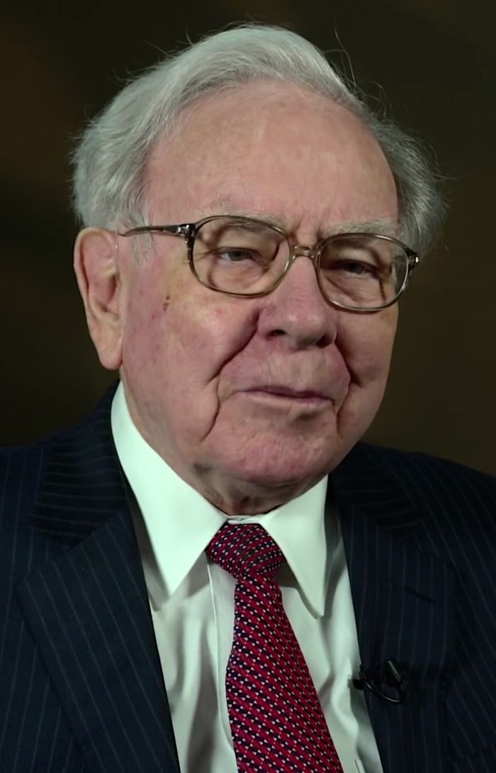 Warren_Buffett_at_the_2015_SelectUSA_Investment_Summit_(cropped).jpg