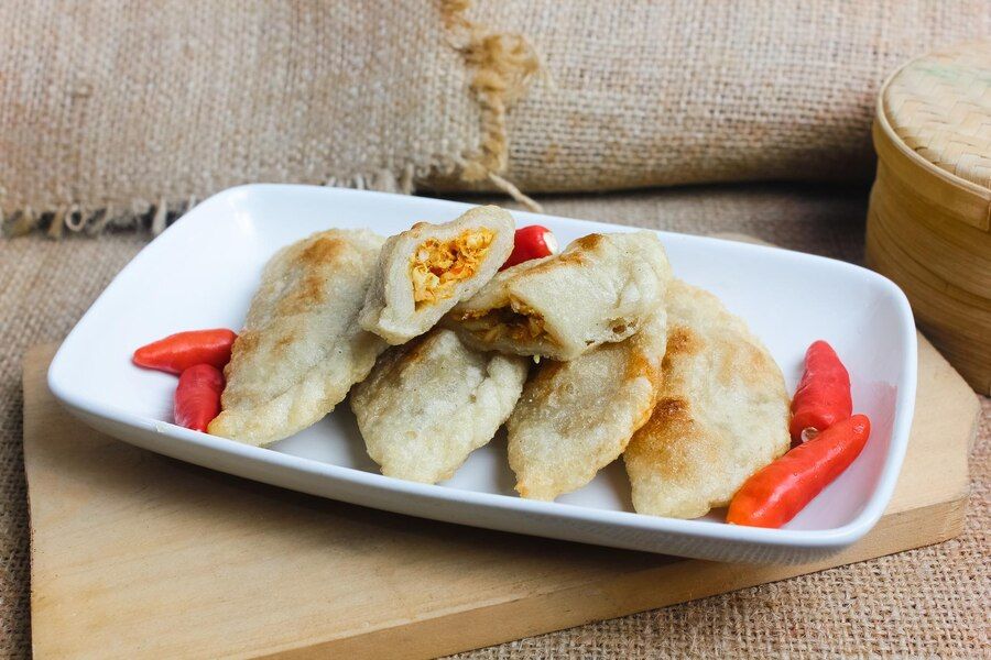 cireng-mercon-filled-with-spicy-chicken-meat-typical-food-from-bandung_224000-559.jpg