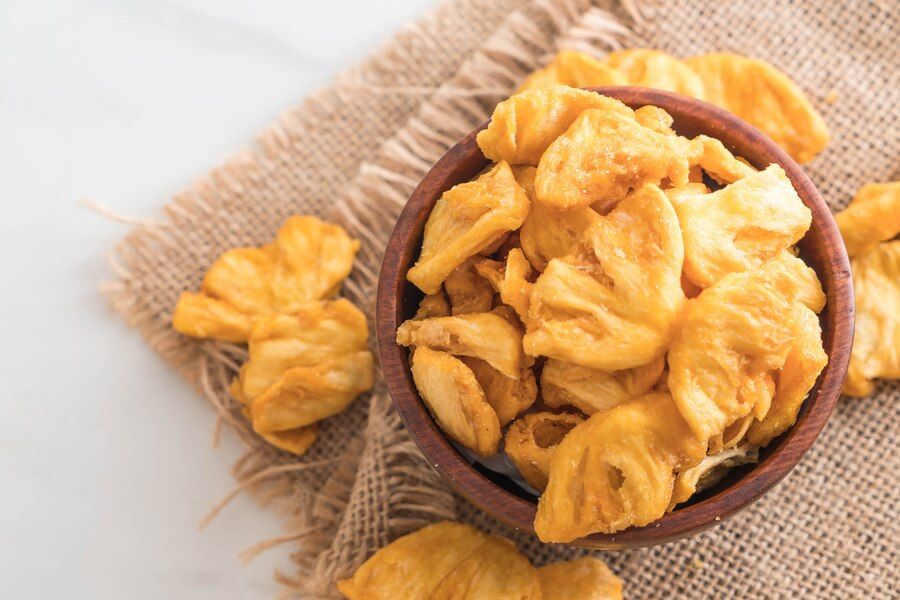 dried-pineapple-crispy-chips_1339-50791.jpg